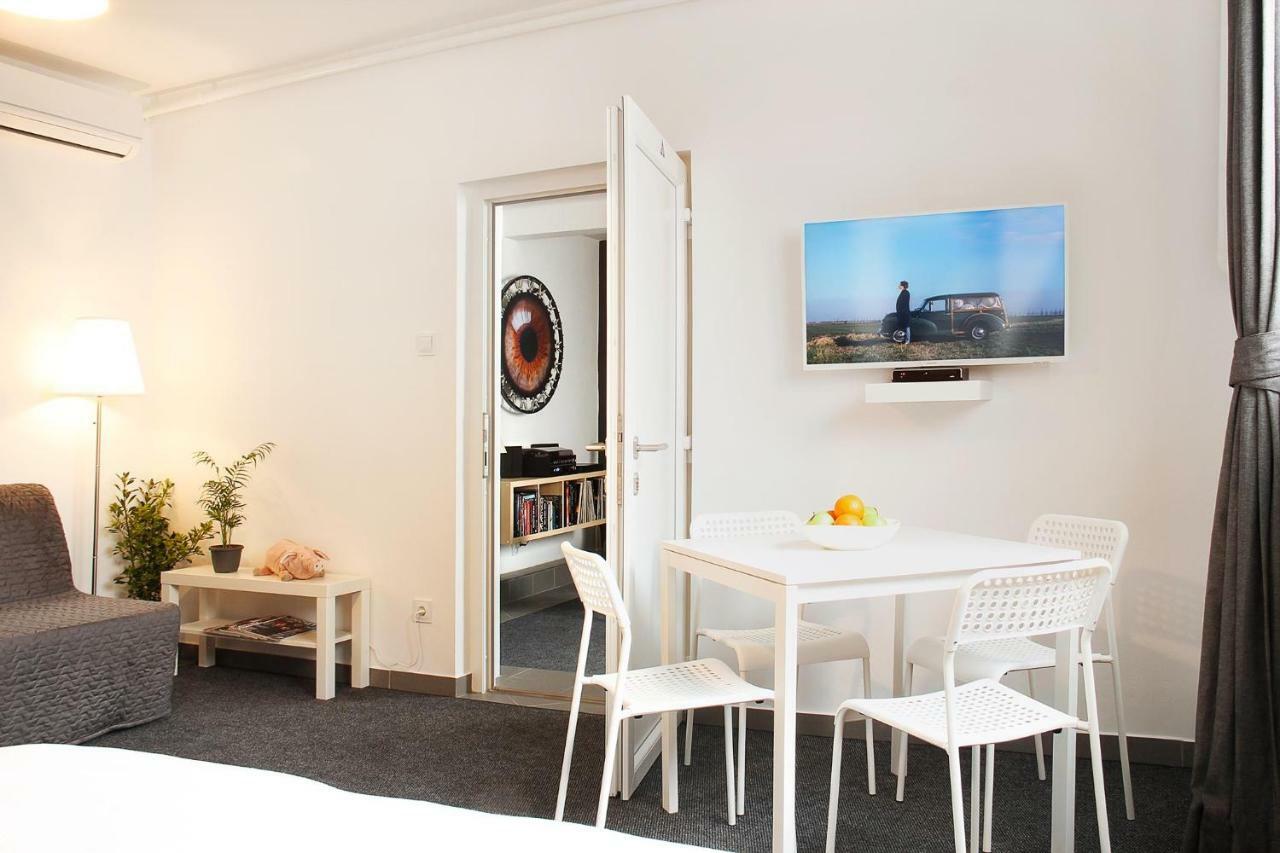 Floyd Room Загреб Екстериор снимка